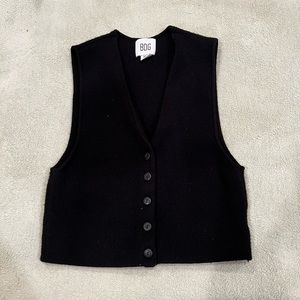 Cropped Button up sweater vest urban outfitters